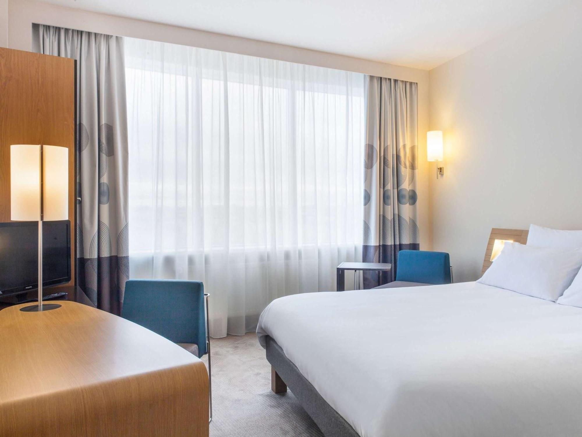 Novotel Paris Rueil Malmaison Eksteriør billede