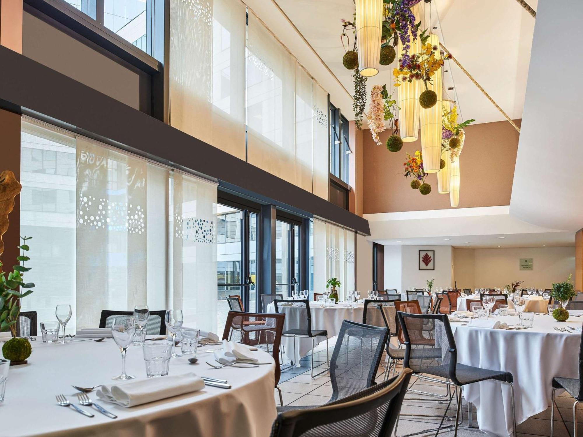 Novotel Paris Rueil Malmaison Eksteriør billede